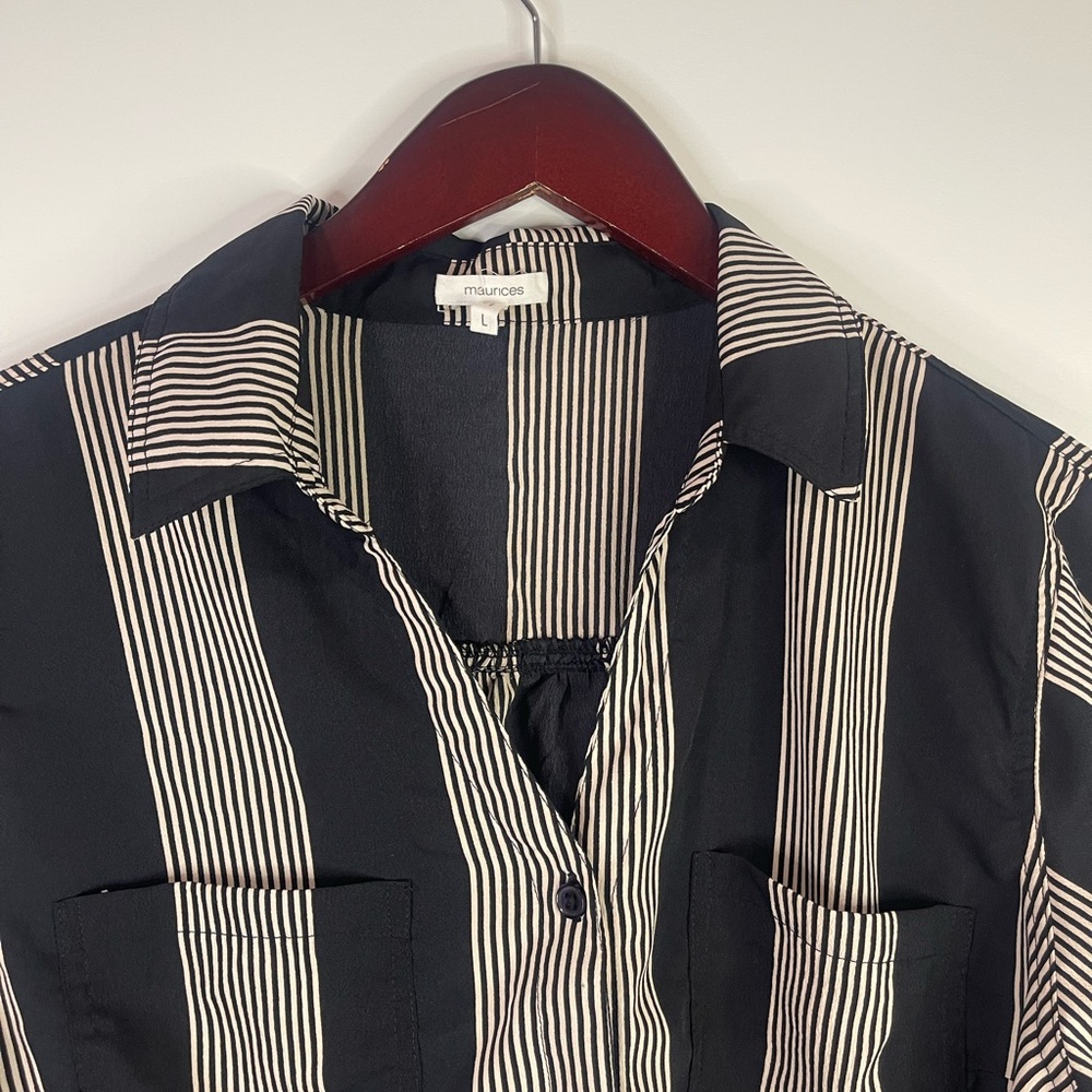 Maurices‎ Black and White Striped Button-Down Shirt - Picture 3 of 9